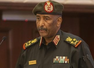 البرهان يتسلم رسالة من سلفاكير بشأن التعاون في النفط والطاقة البرهان يتسلم رسالة من سلفاكير بشأن التعاون في النفط والطاقة