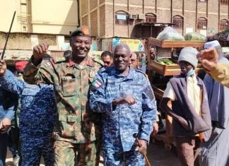 والي الخرطوم يفتتح سوقًا للبيع المخفض لتخفيف الأعباء والي الخرطوم يفتتح سوقًا للبيع المخفض لتخفيف الأعباء