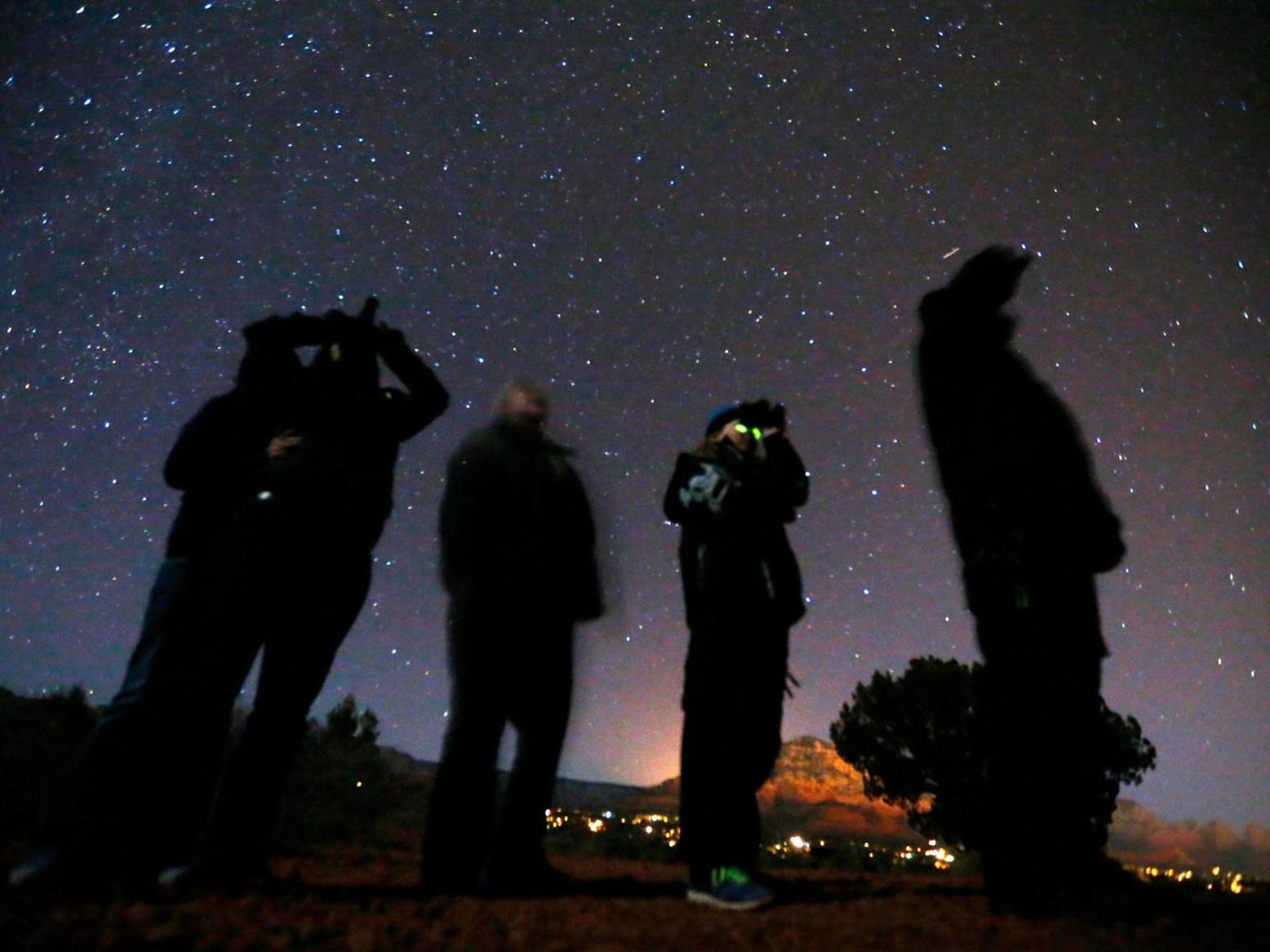 عمرها 70 عاما.. ومضات غامضة تحيي لغز الأطباق الطائرة عمرها 70 عاما.. ومضات غامضة تحيي لغز الأطباق الطائرة