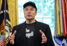 ثروة إيلون ماسك تقفز إلى 749 مليار دولار بعد حكم قضائي ثروة إيلون ماسك تقفز إلى 749 مليار دولار بعد حكم قضائي