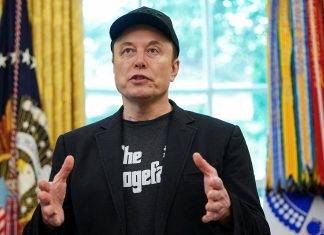 ثروة إيلون ماسك تقفز إلى 749 مليار دولار بعد حكم قضائي ثروة إيلون ماسك تقفز إلى 749 مليار دولار بعد حكم قضائي