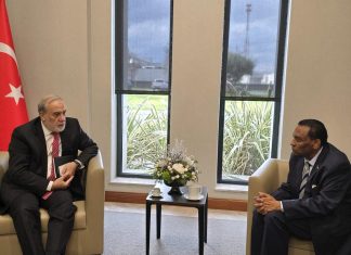 دعوات رئيس وزراء السودان لحكومة تركيا حول الديون دعوات رئيس وزراء السودان لحكومة تركيا حول الديون