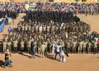 كولومبيون يستدرجون إلى حقول القتل في دارفور كولومبيون يستدرجون إلى حقول القتل في دارفور