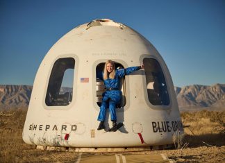 “ميشيلا” أول مُقعد يعبر خط كارمان في الفضاء "ميشيلا" أول مُقعد يعبر خط كارمان في الفضاء