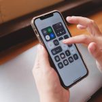 هل تراقبنا آبل سرا؟ انقسام المغردين حول آيفون 17 هل تراقبنا آبل سرا؟ انقسام المغردين حول آيفون 17