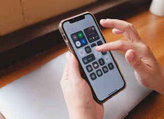 هل تراقبنا آبل سرا؟ انقسام المغردين حول آيفون 17 هل تراقبنا آبل سرا؟ انقسام المغردين حول آيفون 17