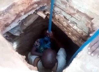 انتشال طفلة سقطت في بئر بالخرطوم بنجاح انتشال طفلة سقطت في بئر بالخرطوم بنجاح