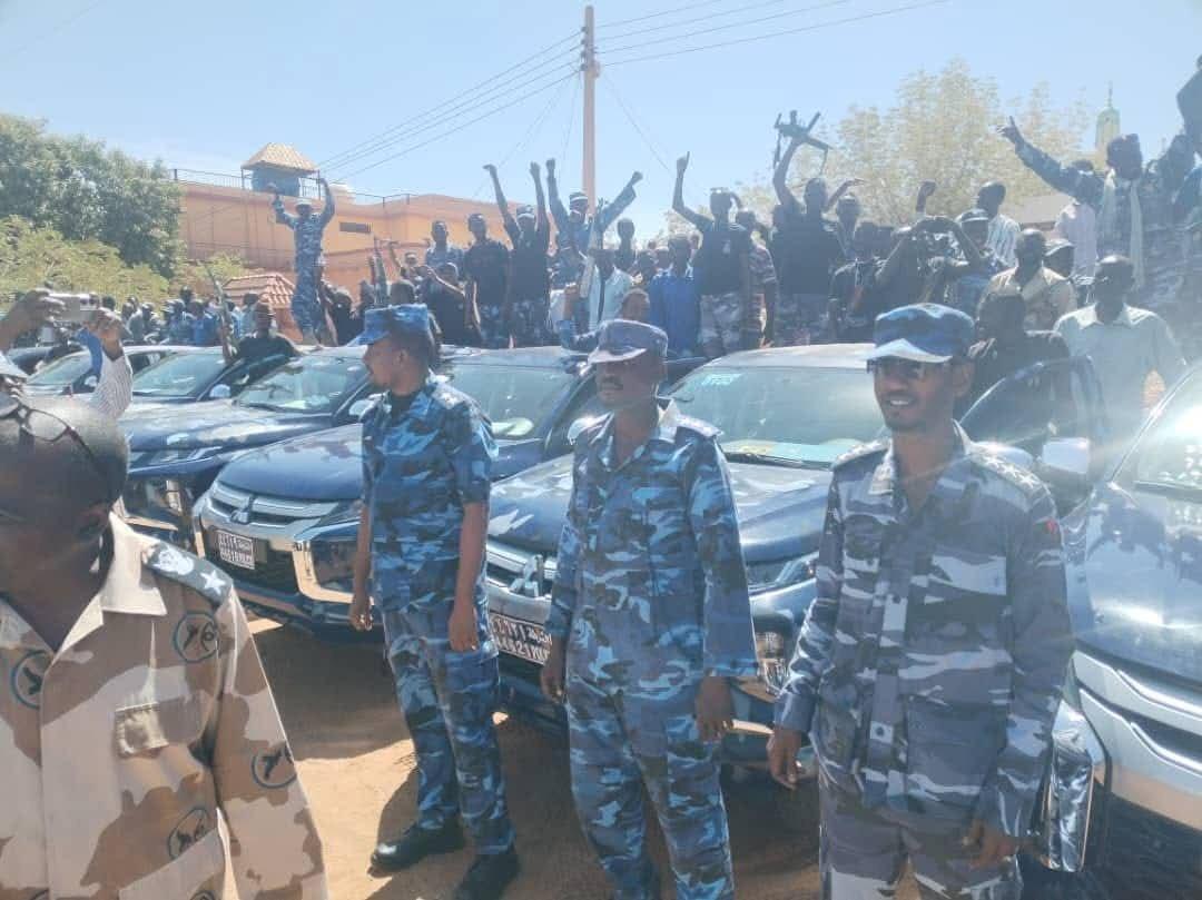 إصابة شرطة خلال مطاردة متهمين بنهب هاتف طالبة إصابة شرطة خلال مطاردة متهمين بنهب هاتف طالبة