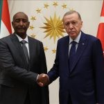 البرهان يشكر أردوغان والشعب التركي على دعمهم للسودان البرهان يشكر أردوغان والشعب التركي على دعمهم للسودان
