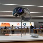 آبل تخفض إنتاج فيجن برو وتؤجل إطلاق آيفون 18 القياسي آبل تخفض إنتاج فيجن برو وتؤجل إطلاق آيفون 18 القياسي