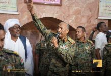 البرهان يزور مسيد شيخ الأمين ويعهد وسط المصلين البرهان يزور مسيد شيخ الأمين ويعهد وسط المصلين