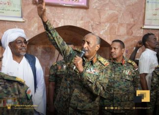 البرهان يزور مسيد شيخ الأمين ويعهد وسط المصلين البرهان يزور مسيد شيخ الأمين ويعهد وسط المصلين