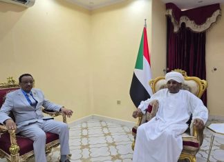 كامل إدريس يوجه بقبول 100 طالب لاجئ بالجامعات كامل إدريس يوجه بقبول 100 طالب لاجئ بالجامعات