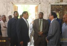 رئيس الوزراء السوداني يتعهد من أمام مكتبة “المين” رئيس الوزراء السوداني يتعهد من أمام مكتبة "المين"