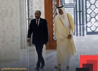 أمير قطر يقيم مراسم إستقبال رسمية للبرهان في الديوان الأميري أمير قطر يقيم مراسم إستقبال رسمية للبرهان في الديوان الأميري