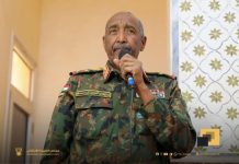 البرهان يوجه تحذيرات لحمدوك ويؤكد عدم العودة البرهان يوجه تحذيرات لحمدوك ويؤكد عدم العودة