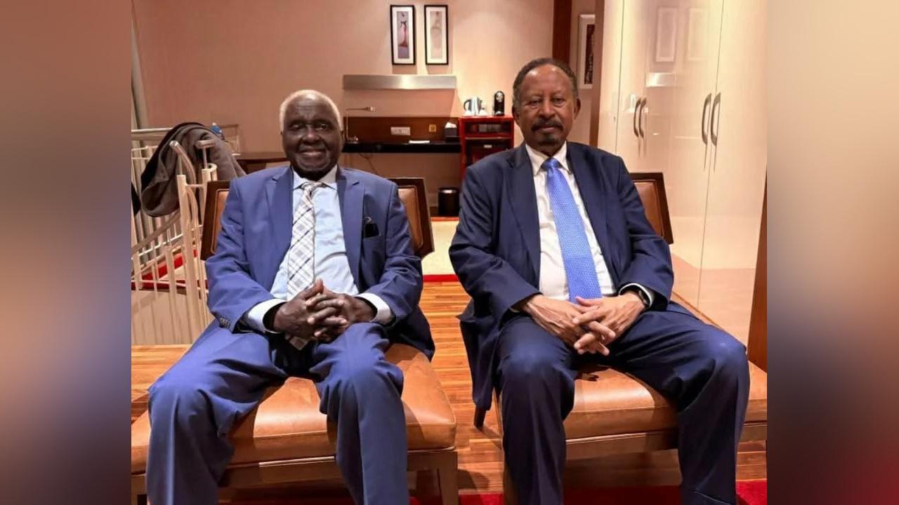 لقاء المؤتمر الشعبي وصمود يثير جدلًا واسعًا لقاء المؤتمر الشعبي وصمود يثير جدلًا واسعًا