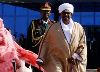 حارس البشير يرد على وزير الداخلية بشأن اعتقال قائد الجيش حارس البشير يرد على وزير الداخلية بشأن اعتقال قائد الجيش