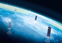 “سبيس إكس” تطلب ترخيصا لإطلاق مليون قمر صناعي إلى الفضاء "سبيس إكس" تطلب ترخيصا لإطلاق مليون قمر صناعي إلى الفضاء