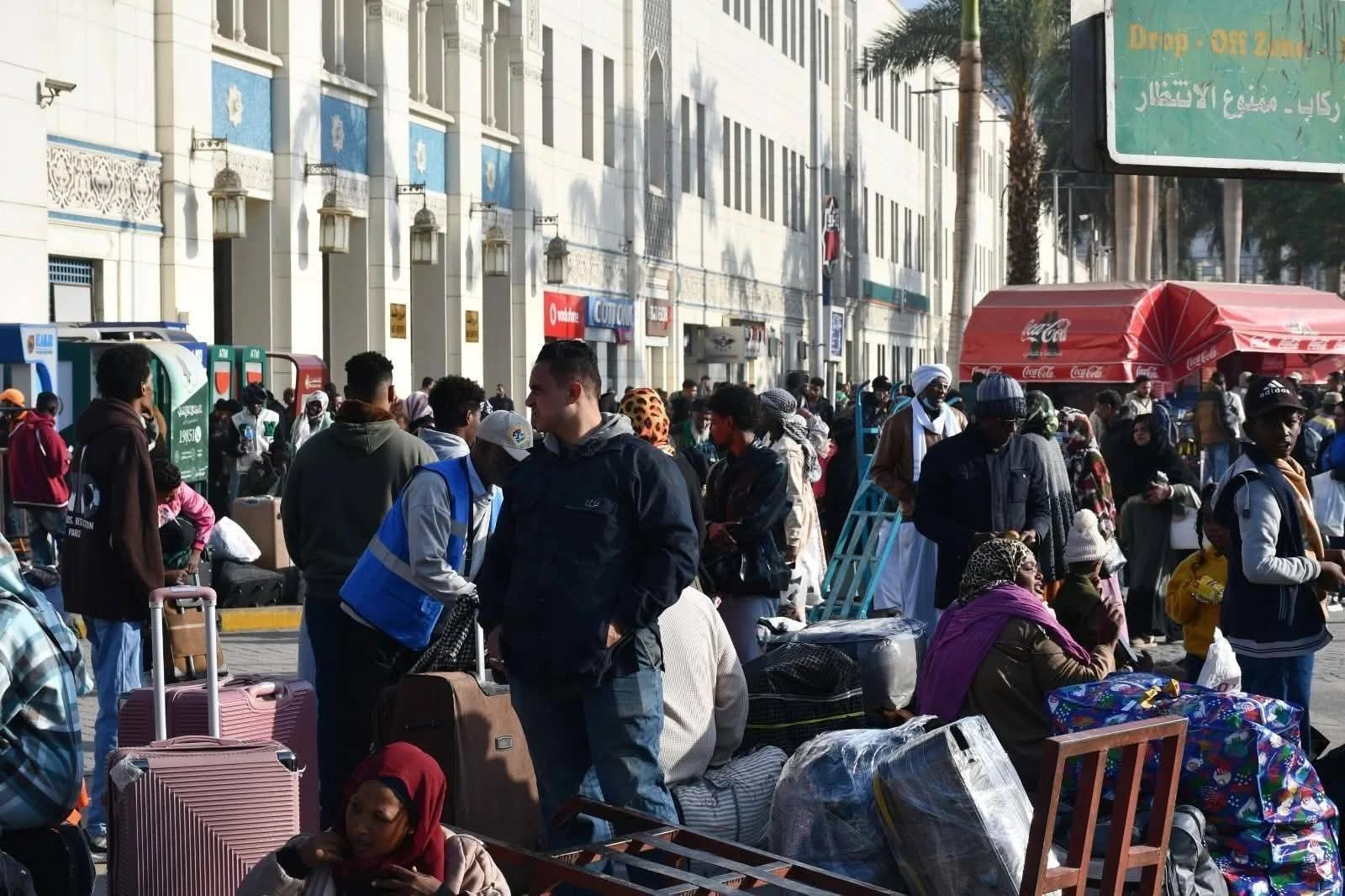 مصر توضح موقف ترحيل السودانيين واعتقال عناصر الدعم السريع مصر توضح موقف ترحيل السودانيين واعتقال عناصر الدعم السريع