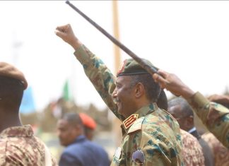 البرهان: لا هدنة مع من قتل ونهب وشرّد السودانيين البرهان: لا هدنة مع من قتل ونهب وشرّد السودانيين