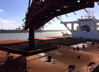 الإعصار ميتشل يهدد مركز تصدير خام الحديد العالمي الإعصار ميتشل يهدد مركز تصدير خام الحديد العالمي