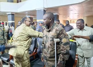 قائد في الدعم السريع يسلّم نفسه وجنوده للجيش بشمال كردفان قائد في الدعم السريع يسلّم نفسه وجنوده للجيش بشمال كردفان