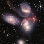 تلسكوب جيمس ويب الفضائي يرصد اندماج خمس مجرات نادرة تلسكوب جيمس ويب الفضائي يرصد اندماج خمس مجرات نادرة