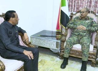 لقاء رئيس الوزراء وإبراهيم جابر بعد خلافات العقود لقاء رئيس الوزراء وإبراهيم جابر بعد خلافات العقود