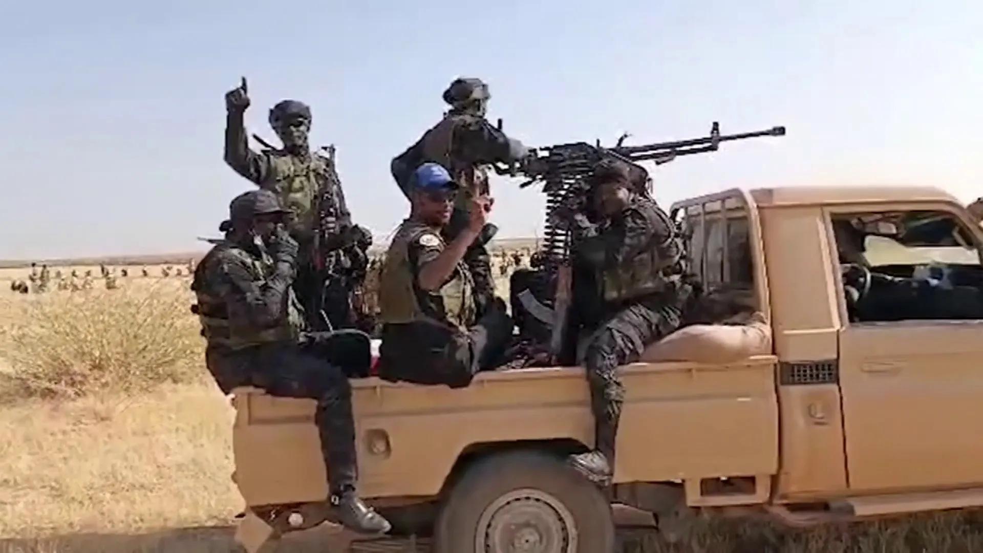 معارك عنيفة بالطينة وتحذيرات من انهيار الصحة معارك عنيفة بالطينة وتحذيرات من انهيار الصحة