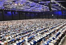 لبنان يدخل سباق غينيس بأطول مائدة إفطار رمضانية في العالم لبنان يدخل سباق غينيس بأطول مائدة إفطار رمضانية في العالم