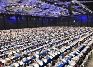 لبنان يدخل سباق غينيس بأطول مائدة إفطار رمضانية في العالم لبنان يدخل سباق غينيس بأطول مائدة إفطار رمضانية في العالم