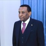 رئيس وزراء السودان يتوجه إلى مصر في زيارة رسمية رئيس وزراء السودان يتوجه إلى مصر في زيارة رسمية