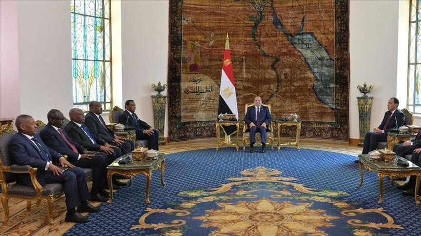 السيسي يؤكد دعم مصر لاستقرار السودان ووحدته السيسي يؤكد دعم مصر لاستقرار السودان ووحدته
