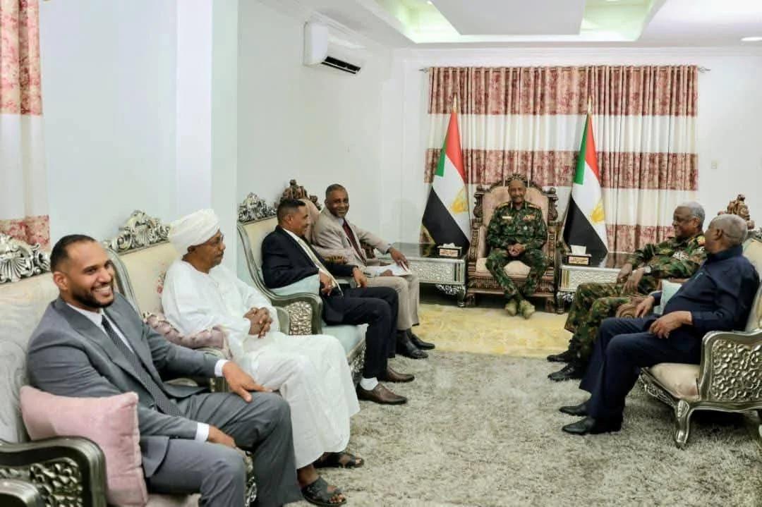 البرهان يتسلم مبادرة لإنهاء الحرب بالسودان البرهان يتسلم مبادرة لإنهاء الحرب بالسودان