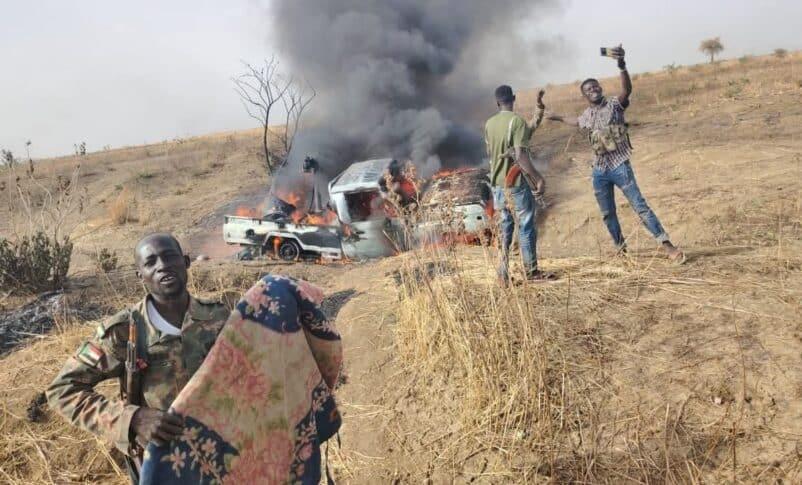 الجيش يكسر حصار «الدلنج» ويستعيد السيطرة على بلدة «التُكمة» الجيش يكسر حصار «الدلنج» ويستعيد السيطرة على بلدة «التُكمة»