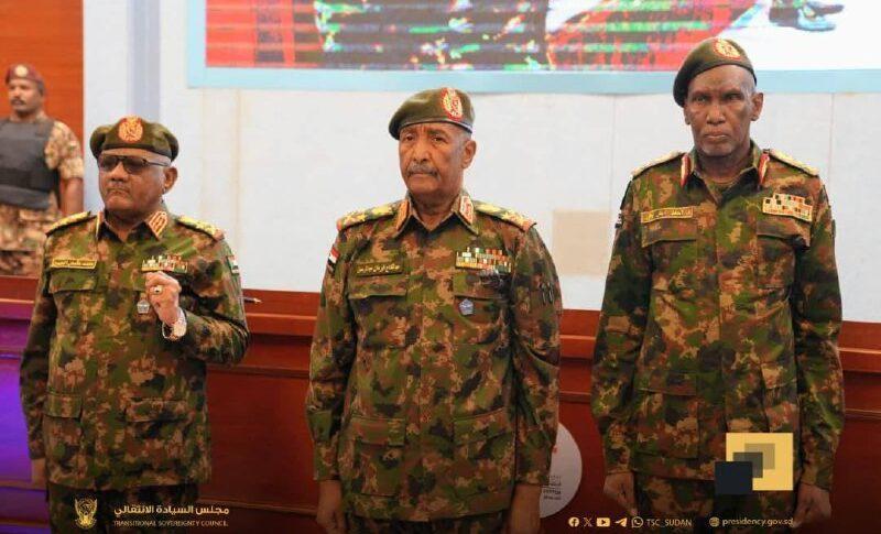 «تسونامي» في الجيش.. هيكلة مركزية القرار وأفول نجوم المنصات «تسونامي» في الجيش.. هيكلة مركزية القرار وأفول نجوم المنصات