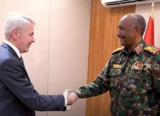 مبعوث غوتيريش يطالب البرهان بوقف القتال والتصعيد مبعوث غوتيريش يطالب البرهان بوقف القتال والتصعيد