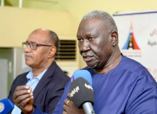 مالك عقار يوجه دعوة للصحفيين السودانيين بشأن الصحف الورقية مالك عقار يوجه دعوة للصحفيين السودانيين بشأن الصحف الورقية