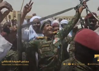 البرهان يصل كسلا ويلتقي زعيم الهدندوة ترك البرهان يصل كسلا ويلتقي زعيم الهدندوة ترك