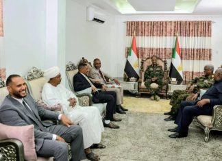 البرهان يستلم مبادرة لإنهاء الحرب بالقوات المسلحة البرهان يستلم مبادرة لإنهاء الحرب بالقوات المسلحة