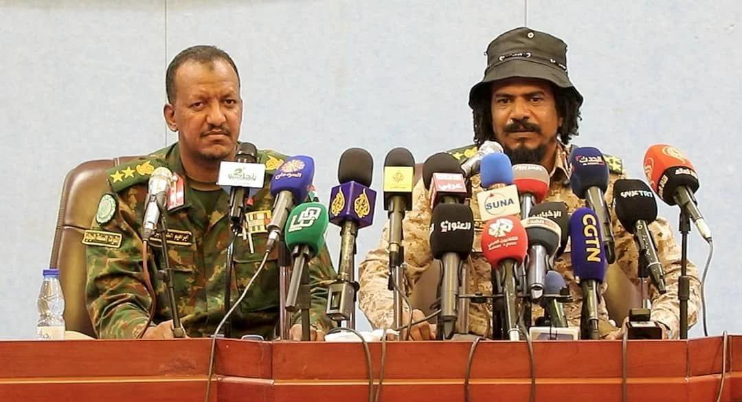السافنا يكشف موقع إصابة حميدتي وتصفية قيادات ويعلن القتال مع الجيش ضد الدعم السريع ويوضح دور الإمارات في الحرب السافنا يكشف موقع إصابة حميدتي وتصفية قيادات ويعلن القتال مع الجيش ضد الدعم السريع ويوضح دور الإمارات في الحرب