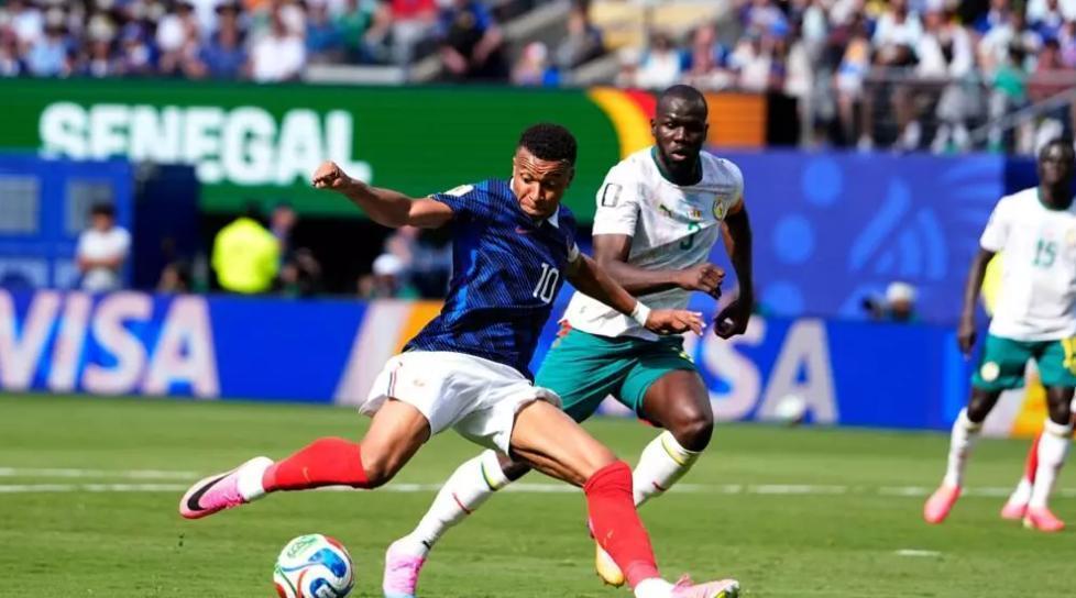 كأس العالم: فرنسا تقلب الطاولة على السنغال بثلاثية كأس العالم: فرنسا تقلب الطاولة على السنغال بثلاثية