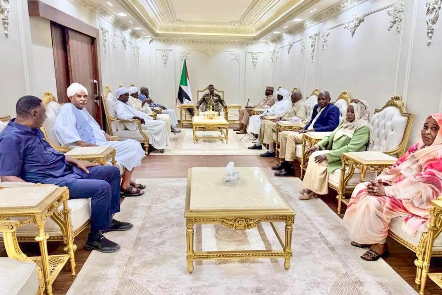 من يقود حزب الأمة في الحوار السوداني؟ من يقود حزب الأمة في الحوار السوداني؟
