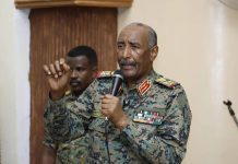 البرهان يعد بإنهاء التمرد والجيش يستهدف خطوط إمداد الدعم السريع البرهان يعد بإنهاء التمرد والجيش يستهدف خطوط إمداد الدعم السريع