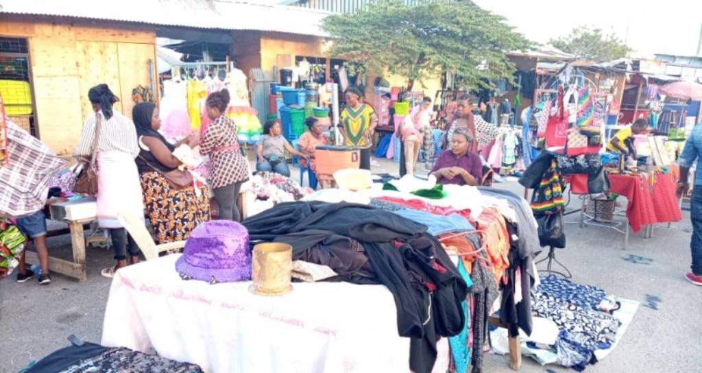 Ongoing rains boost roast maize business Ongoing rains boost roast maize business