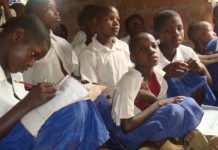480 pupils sit on the floor due to shortage of desks