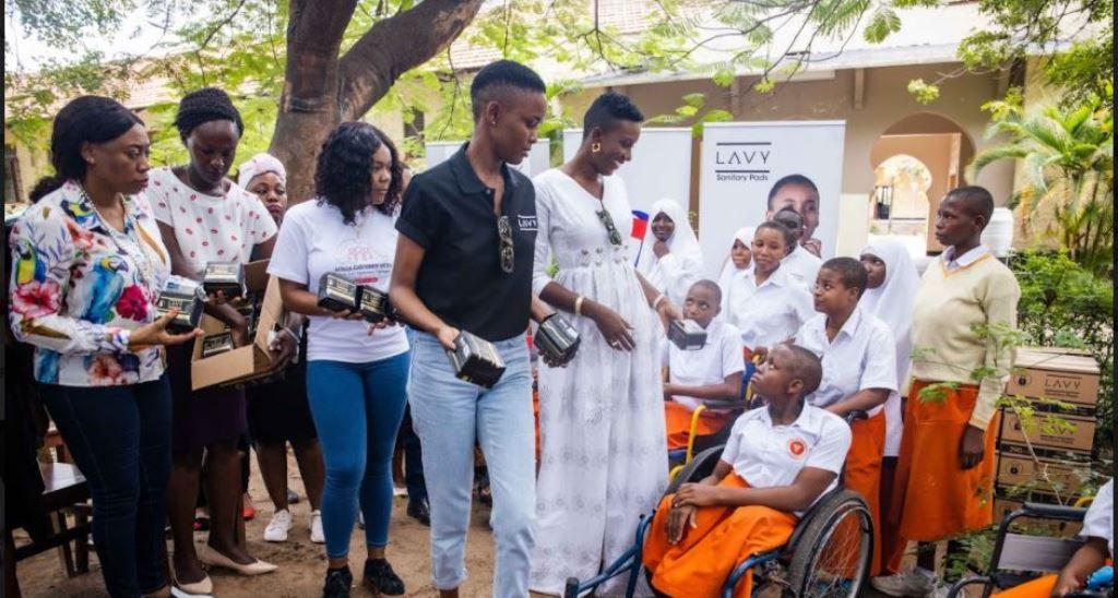 Jangwani students receive aid Jangwani students receive aid