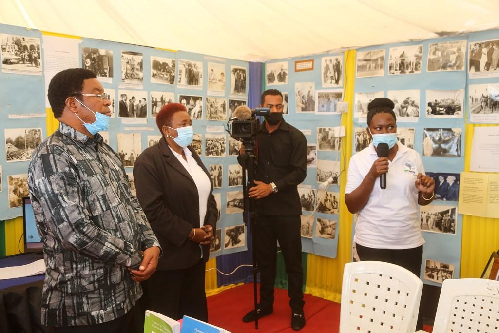 PM tells youth to abstain from misusing ICT PM tells youth to abstain from misusing ICT