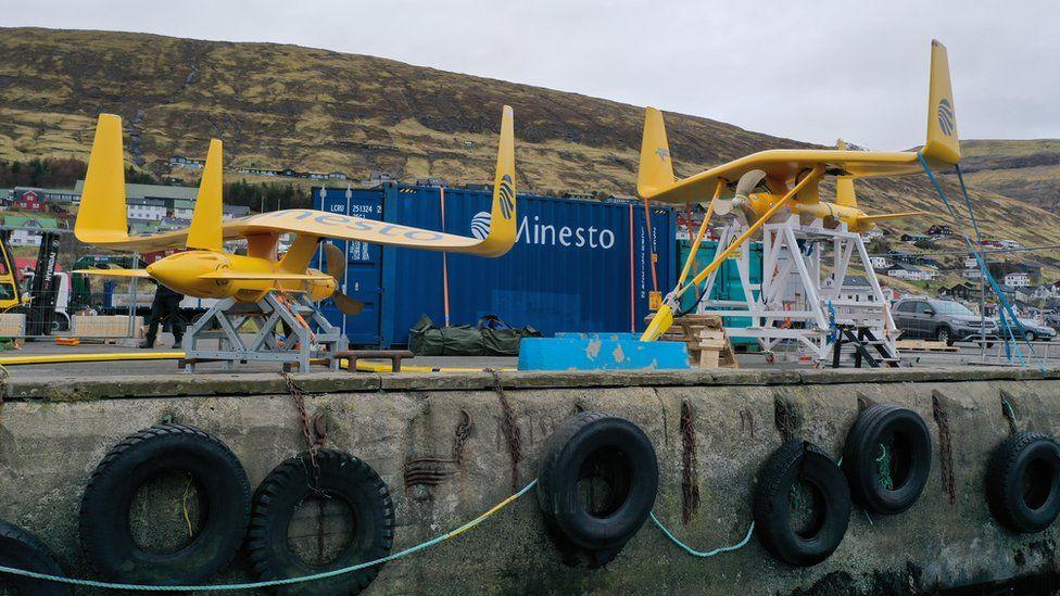 The underwater 'kites' generating electricity as they move The underwater 'kites' generating electricity as they move